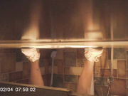 网吧式偷拍20岁短裙妹子