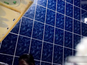 精品推薦 買通女室友浴室偷放攝像頭偷窺兩個妹子一邊聊天一邊洗白白 對白清晰