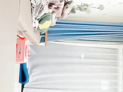 寂寞騷浪人妻少婦劇情演繹眼鏡小哥與情人客廳裏瘋狂愛愛 貌似剛開始還反抗最後直接累趴下了 對白淫蕩