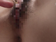 [SW-928] お願いエッチさせて！う～ん、ゴムフェラだったらいいよ 童貞の僕はエッチしたくて土下座でお願いしたら、断れない幼なじみの妥協案はゴムフェラだった！？ - 2of5