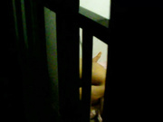 精品推薦 大師窗戶邊偷拍到的小區裏單身美女帶男友回家換衣操逼 1080P高清原版