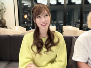 [INSTV-587] 横浜セレブ妻 えり 31歳 東京から来たヤリチン男たちと浮気3P汗だく中出しハードSEX - 1of5