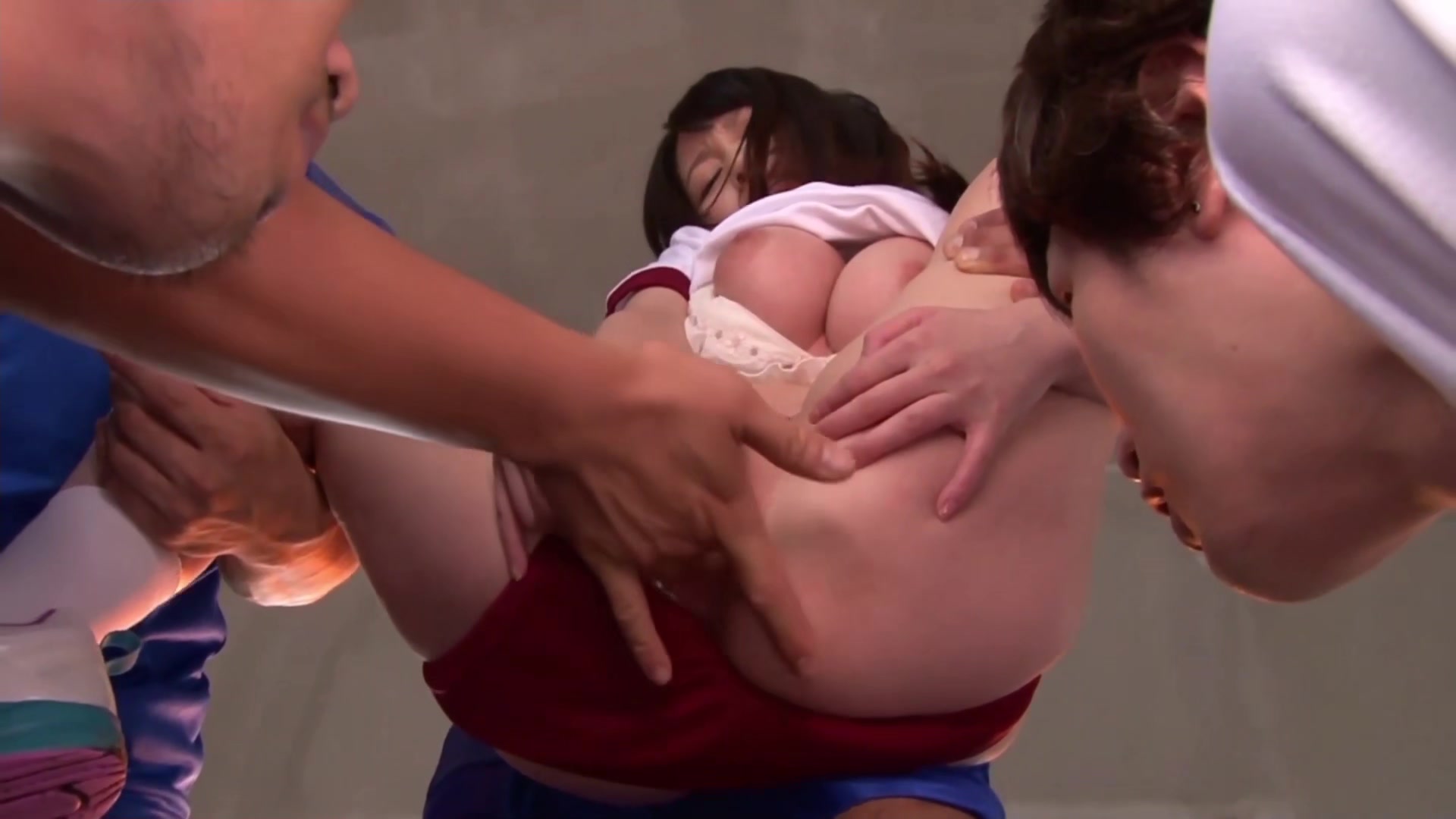 [SNIS-546] 大柄なバレー部員達の性処理マネージャーは小柄で隠れ巨乳のいいなり娘。 あいか 149cm【破解】 - 4of5