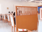 精品推薦 清純甜美可愛妹子日料館大膽露出 插肛塞不小心掉地上差點被發現 奶茶杯接尿尿～1080P原版高清