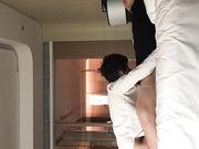 猥瑣哥老同學聚會吃飯灌醉氣質短發小寡婦酒店開房啪啪打炮 熟睡中舔醒後一塊爽 叫床聲銷魂 國語1080P高清