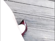 性感網紅美女鏡頭前演繹不穿內褲公園勾引色狼調戲出水啪啪野戰 貌似還有路人經過 太刺激了 對白淫蕩