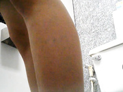 最新流出某商場公共衛生間拍攝到的各式年輕氣質美眉如廁 饅頭逼逼一遍又一遍的擦試得要擦破皮了 1080P高清