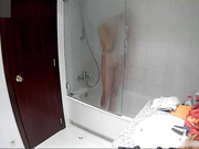 稀缺資源 居家攝像頭破解拍攝到的身材超好的高顔值妹子洗澡更衣 雪白肌膚堅挺美乳看得讓人欲火焚身 1080P原版高清