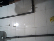 國內某旅遊景點服務區公共女廁全景拍攝幾個妹子如廁 個個顏值得蠻不錯的逼嫩肥美誘惑十足～1080P高清