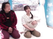 [SDMM-204] たった1枚のミラーを挟んで味わう究極の背徳感 優しい子持ちのママにこっそりデカチンを見せつけて - 5of5