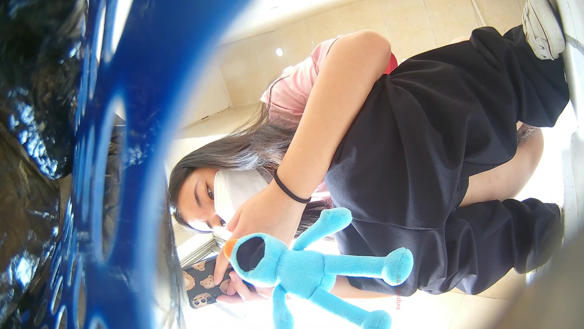 办公楼女厕全景偷拍❤️多位美女职员的各种肥美大鲍鱼