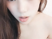 清纯性感的小甜妹全程露脸大秀直播，伸着舌头要舔狼友的大鸡巴，撅着屁股求草菊花洞好大，自己抠骚逼看特写