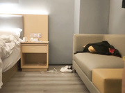 挺漂亮小姐姐，與雙男一起3P激情，雙男一個舔逼一個插嘴扶腰後入猛頂騎坐姿勢爆操