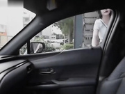 讓朋友調教玩弄老婆 老婆在陌生人面前瘋狂扭動身姿，最後被操的高潮連連