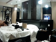 喷血推荐-主题酒店偷拍身材修长漂亮的大学美女酒店私会网友时还被迫换上黑丝情趣服干,嫩的连逼毛都没长全!