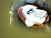 精品酒店偷拍奇芭年轻小情侣啪啪前互相给按摩一下看这女友浓密的逼毛性欲一定很强