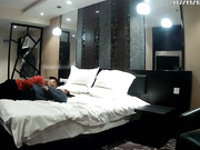 稀有房偷拍性感苗条的女神级大学美女被男友操的太猛套套