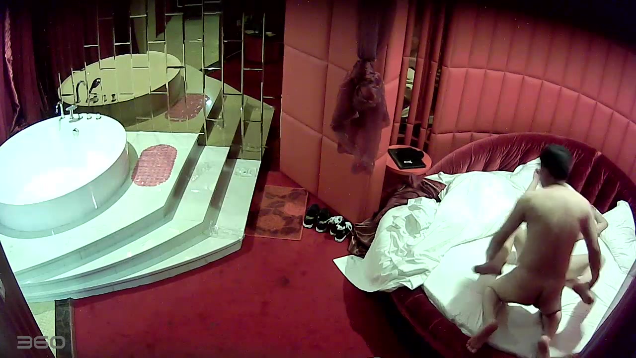 看样子有点像基层领导干部的中年男情趣房啪啪啪长发白嫩小情人肏的还挺猛720P高清