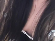 让人羡慕两个经常刷跑车的粉丝成功约炮到美女主播家里的阳台4P大战