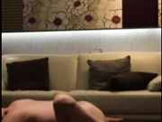 包臀连体裙大长腿美女秘书高级包厢被公司领导在地毯上啪啪潜规则,美女趴在沙发上男的从屁股后面狠狠的干!