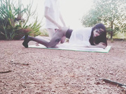 真大胆,网红美女为出名邀请网友到乡下田间啪啪,性感黑丝短裙真诱惑,担心被农民伯伯听见,狠狠爆操也不敢大叫!