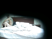 小旅馆偷拍皮裤丰满欲姐和秒射纹身哥啪啪没有得到满足自己手淫还用手机自拍难道要发朋友圈