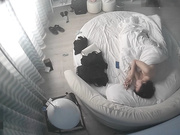 小旅馆情趣圆床偷拍早上睡醒欲女主动趴在男伴身上上位话说这男的JJ小的可怜