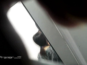 坐盗市最新流出最新一季的潜入办公室OL女厕偷拍站着撒尿的逼貌似不错