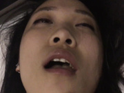 女友性感漂亮的小表妹聚餐时喝醉了带到酒店扒光衣服玩弄后准备操她时担心事后被发现只能射她脸上！