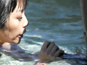 The Naughty Stepdaughter 泳池边享受继父大黑屌的淘气女儿