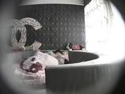 黑丝网袜气质短发美女被帅小伙带到酒店后有点害羞,先聊会天进入状态后比男的还主动,粉嫩嫩的小穴操的真猛!