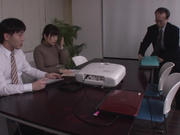 [FSET-684] 和上司在公司內不倫的隱藏巨乳質樸的我