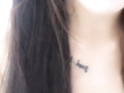 黑丝情趣长腿姑娘露脸女神级大秀第三弹，情趣内衣诱惑诱舞道具双插激情不断，淫水多的鸡巴进去能淹死