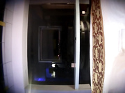 精品酒店偷拍变态男领导下班带公司漂亮美女下属到酒店强行用大屌插她嘴又用瓶子插她逼逼后拼命的操她