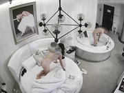 情趣酒店豪华房偷拍非常能干的眼镜男床上干到浴缸站着快速抽插