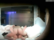 猥琐小青年与长发漂亮妹子开房造爱妹子有些娇羞不配合被小伙按倒扒光强行啪啪射完妹子拿着避孕套研究精子