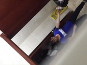 国内厕拍大神潜入某学院女厕偷窥了不少妹子的秘密花园,一线天,馒头穴,蝴蝶穴,,应有尽有