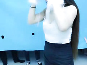 直播演绎AV剧情玩屌识人 口交抽插识别认错了被带到房间轮流啪啪 很是诱惑喜欢不要错过