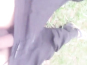 太牛逼了大白天帅哥和妹子马路边车来车往的草地上露出做爱这的治安太好了也没人上来骚扰一下