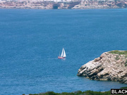 看来在外面度假就是好啊勾搭颜值不错的小姐姐啪啪搞穴作品 美女大长腿修长身材翘着屁股吞吐起伏鸡儿硬