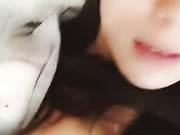 这妹子真得劲全程露脸童颜巨乳肥臀小嫩逼，躺在床上奶子又大又挺还会颤抖，自己都能舔小嫩逼特写水多不要错过