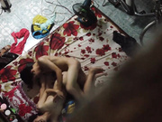 猥琐房东偷拍性感漂亮的小美女下班回来洗完澡被男友拉到床上各种姿势狠狠抽插,男的真猛连干3次美女捂着嘴强忍着淫叫