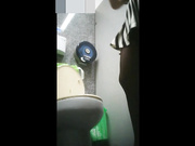 漂亮美妞尿尿更衣 美腿絲襪嫩穴 -高清720P（九）