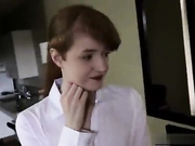 宾馆悄悄打飞机太投入女服务员进来都不知 经过一翻引诱加威胁 最后无套内射