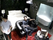 主题酒店豪华套房360摄像头偷拍家境不错的大学生带女同学开房对白清晰