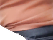 我是你的小甜甜露脸直播啪啪，看着自己的小姐妹在男友大鸡巴的爆草下浪荡呻吟，自己受不了抠开了骚逼