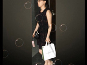 校园坑神溜进某大学城女卫生间偸拍多位高颜值气质学妹方便先来个全身再拍拉屎尿尿时的BB发现一个无毛逼洋妞