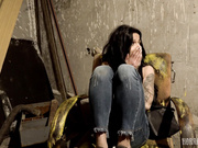 【奇幻猎奇】三美女户外春游被蒙面性狂人挨个抓住暴力虐操  大屌无套抽插三穴全开 女孩外出要当心啊 高清1080