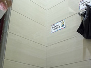 大型商場公共女廁拍攝到的各式美女少婦如廁 貌似裙子一個比一個短也不怕走光啊 1080P高清