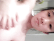 又是她 好身材艺校妹子浴室洗澡自拍 全裸给你讲个故事 首次近景特写展示BB